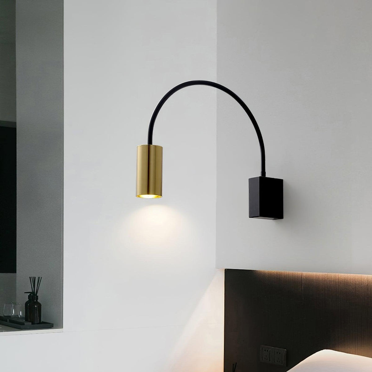 applique-murale-interieur-salon-long-bras-incurve-art-deco-led-5