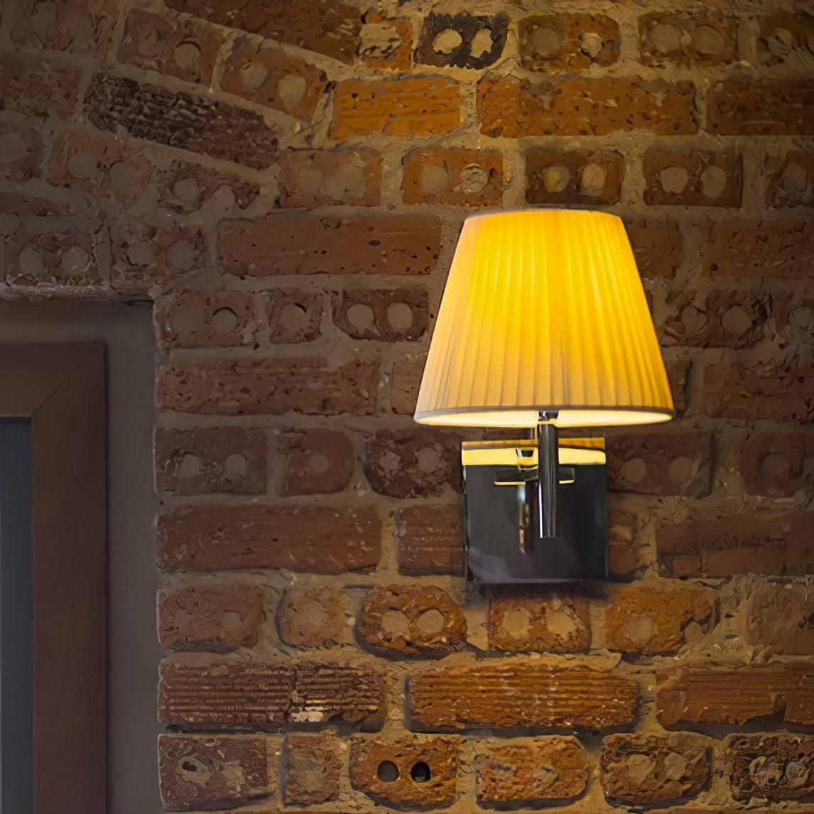 applique-murale-interieur-tete-de-lit-abat-jour-plisse-conique-moderne-3