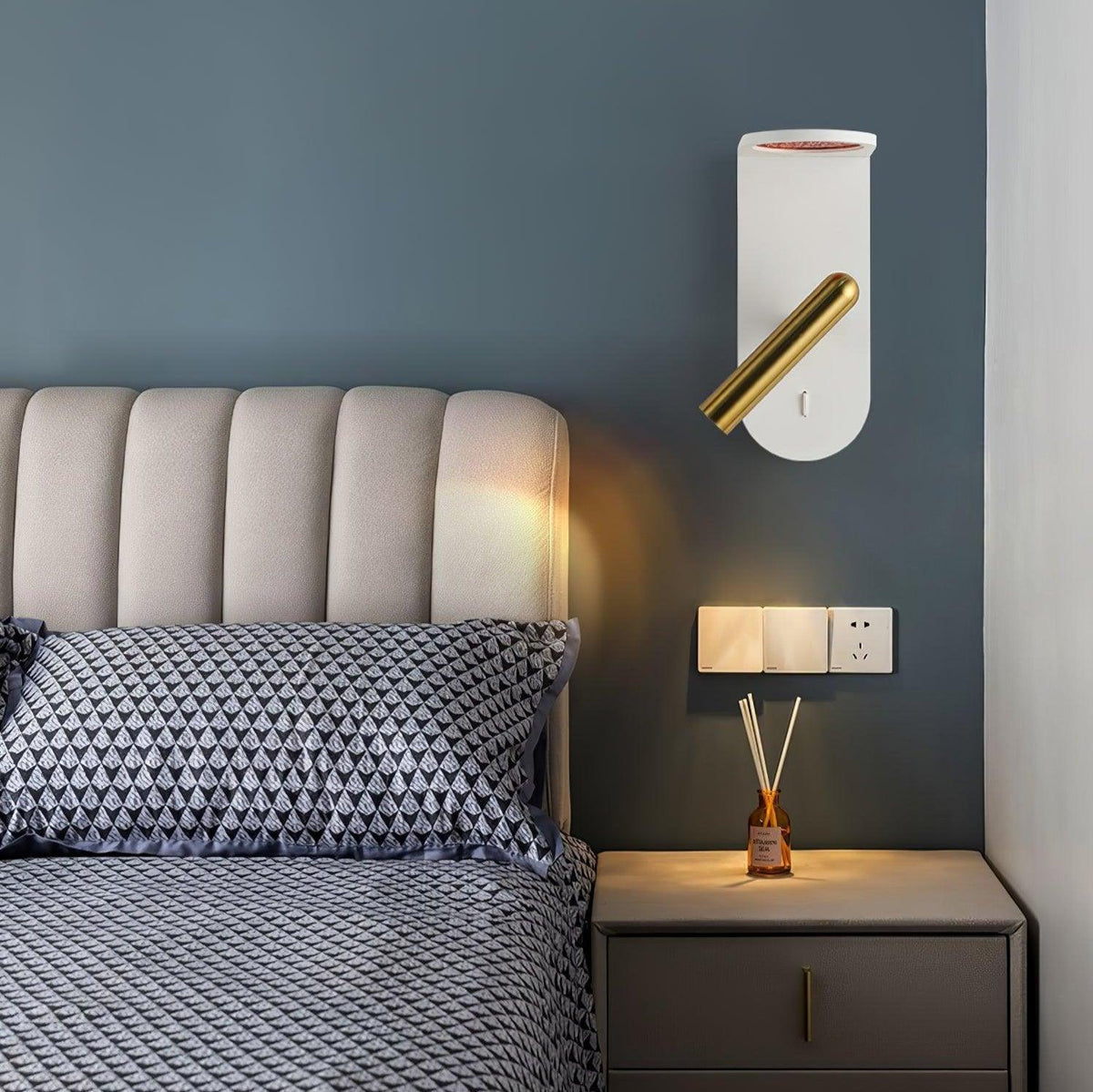 applique-murale-interieur-tube-avec-disque-au-dessus-design-led-tete-de-lit-5
