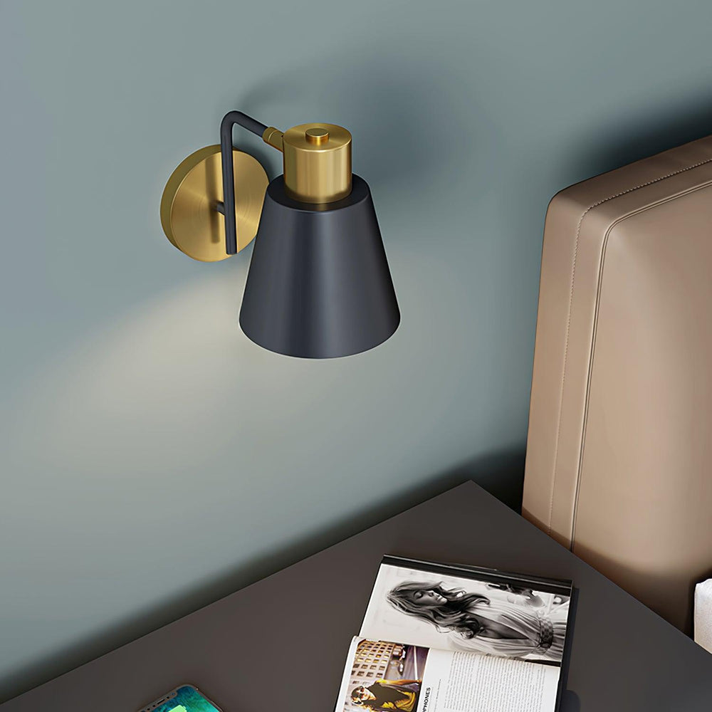 applique-murale-interieur-abat-jour-conique-et-disque-mural-tete-de-lit-2