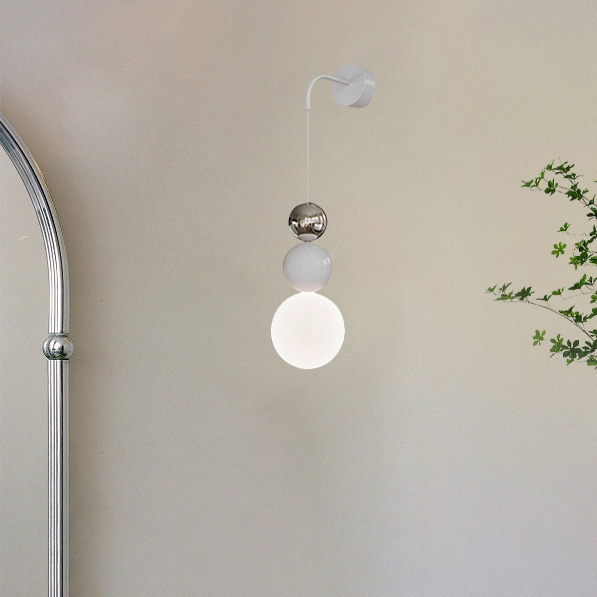 applique-murale-interieur-art-deco-led-trois-spheres-alignees-couloir-3
