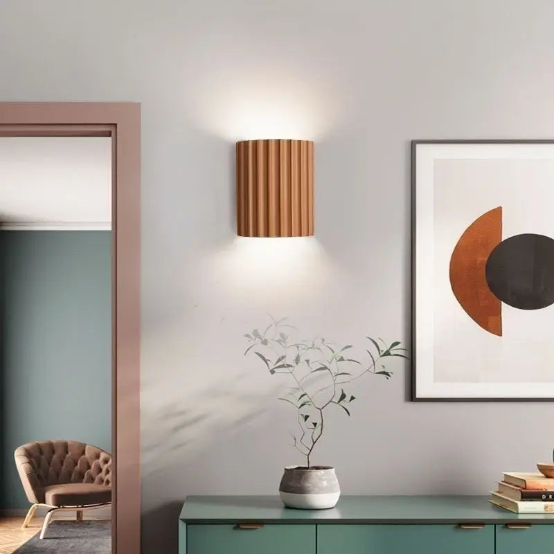 applique-murale-interieur-forme-cylindrique-cannelee-bureau-moderne-led-2
