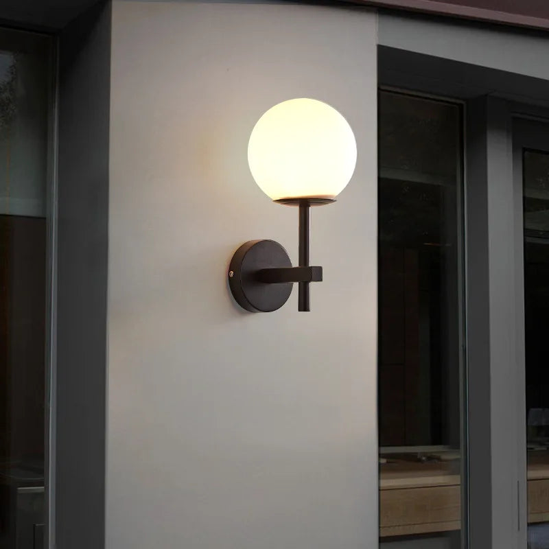 applique-murale-interieur-globe-sur-support-cylindrique-bureau-led-4