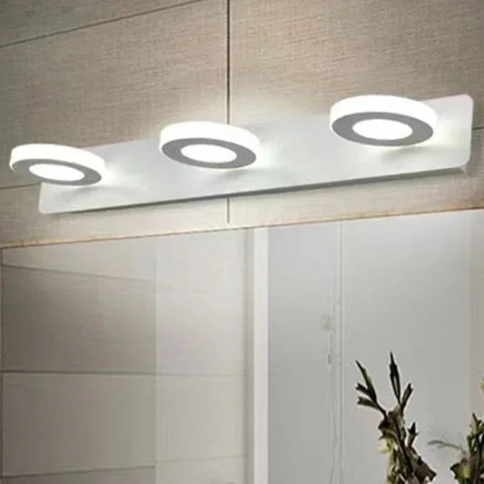 applique-murale-interieur-led-trois-cercles-sur-plaque-rectangulaire-salle-de-1
