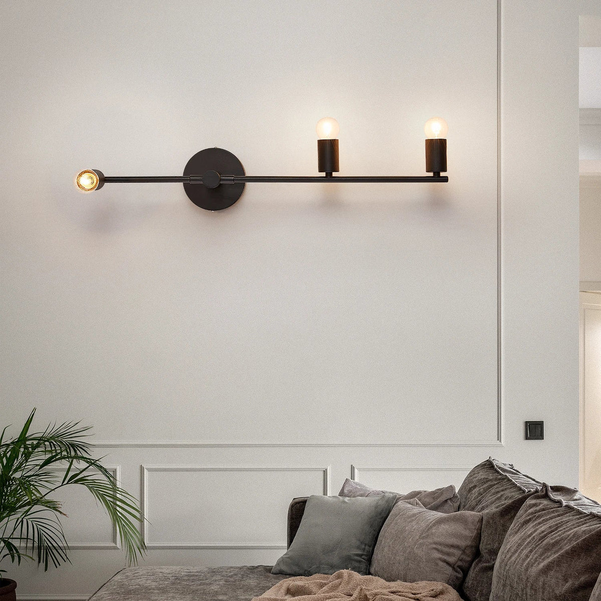applique-murale-interieur-tige-horizontale-trois-globes-salon-scandinave-led-4