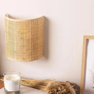 applique-murale-interieur-tressage-en-demi-cylindre-escalier-moderne-led-1