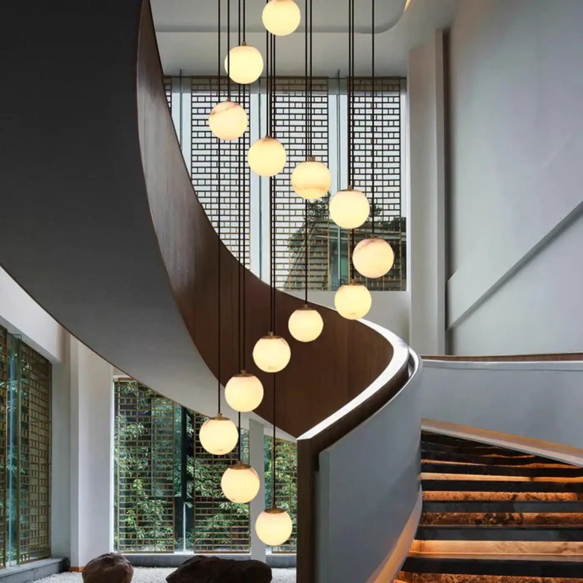 Suspension luminaire escaliers boule verre marbre