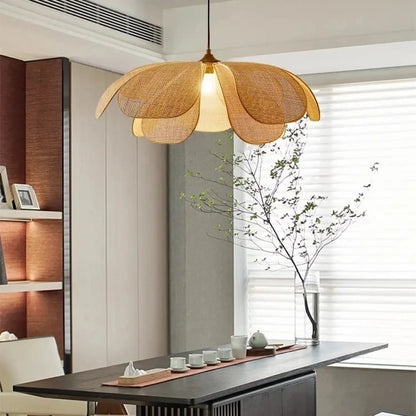 Suspension luminaire salon salle a manger petale rotin