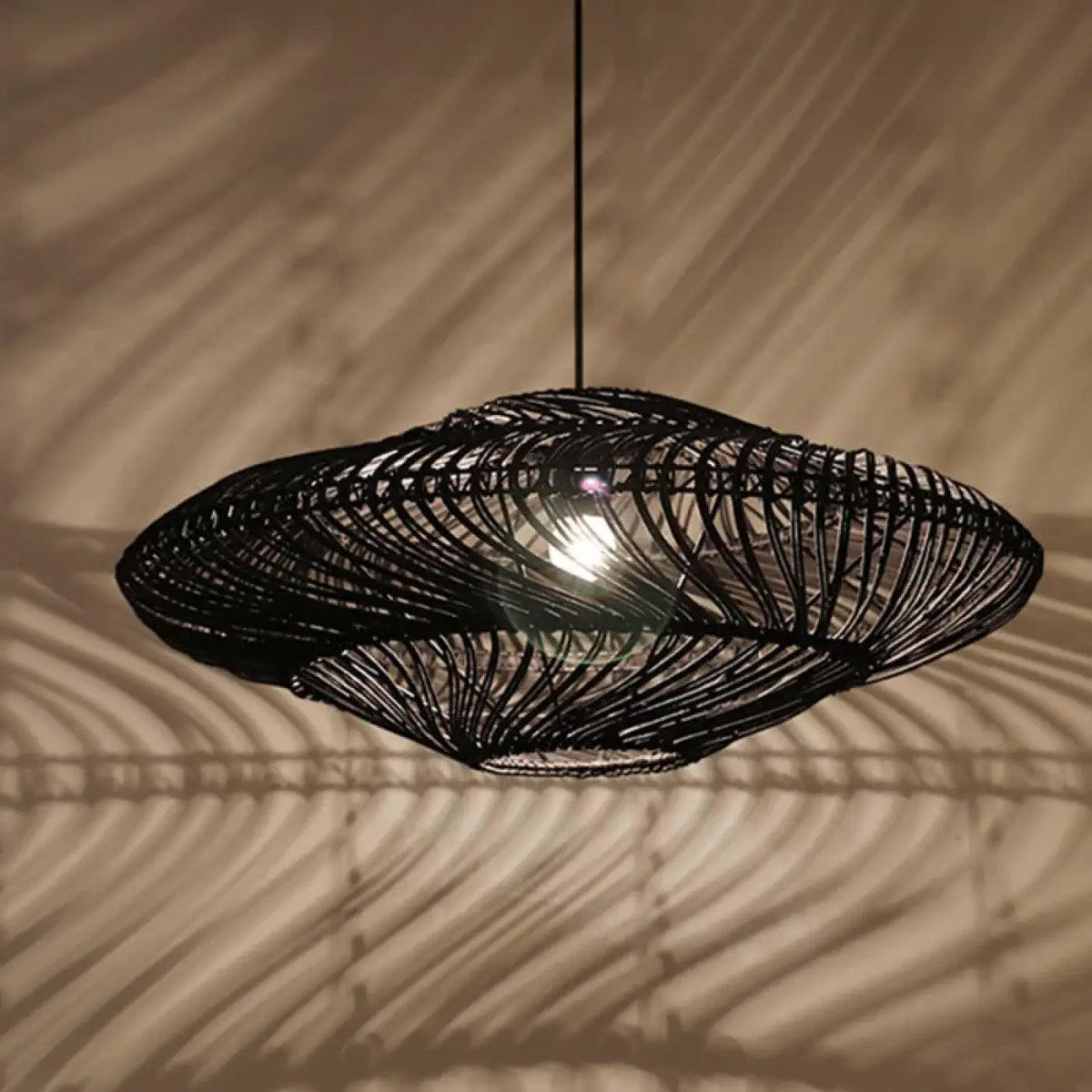 Suspension luminaire salon salle a manger spirale rotin